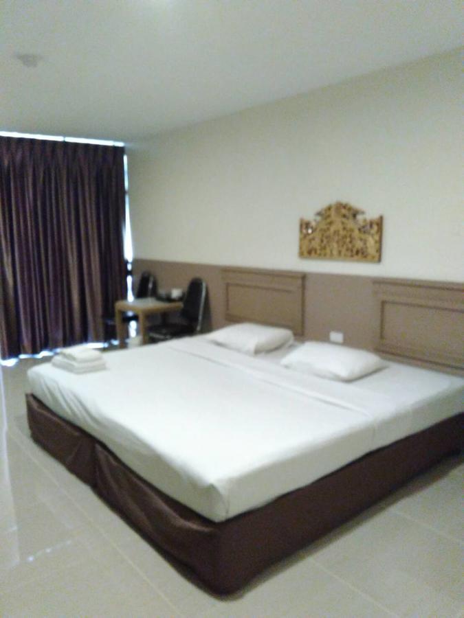 Tongpoon Hotel Бангкок Экстерьер фото
