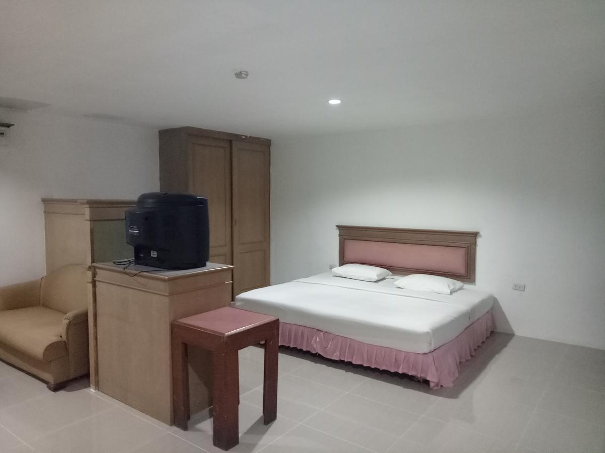 Tongpoon Hotel Бангкок Экстерьер фото
