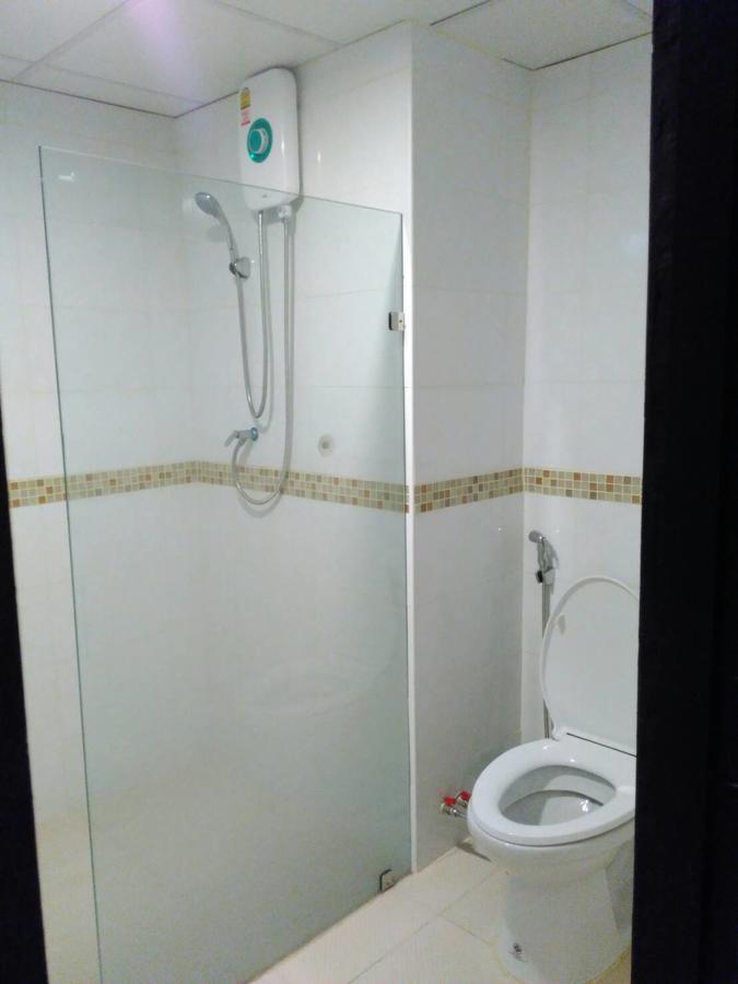 Tongpoon Hotel Бангкок Экстерьер фото