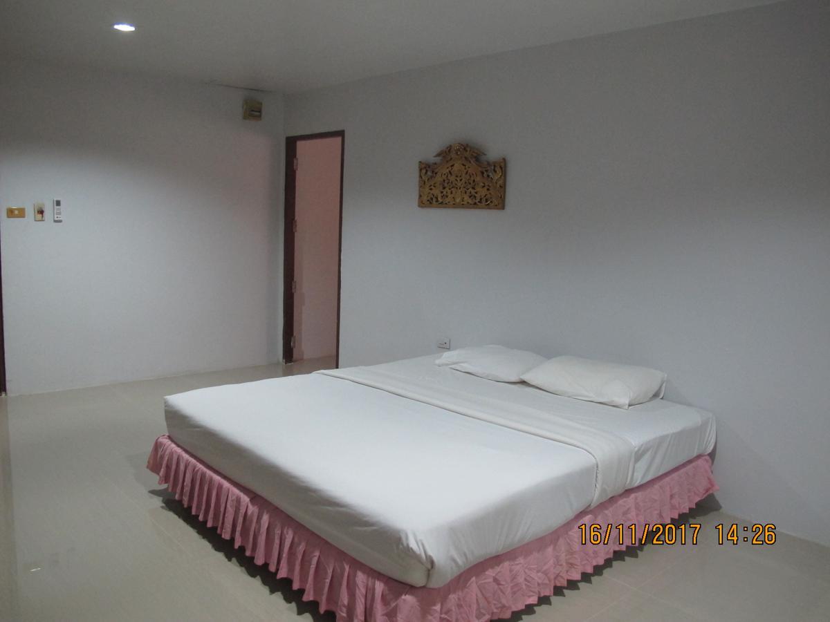 Tongpoon Hotel Бангкок Экстерьер фото