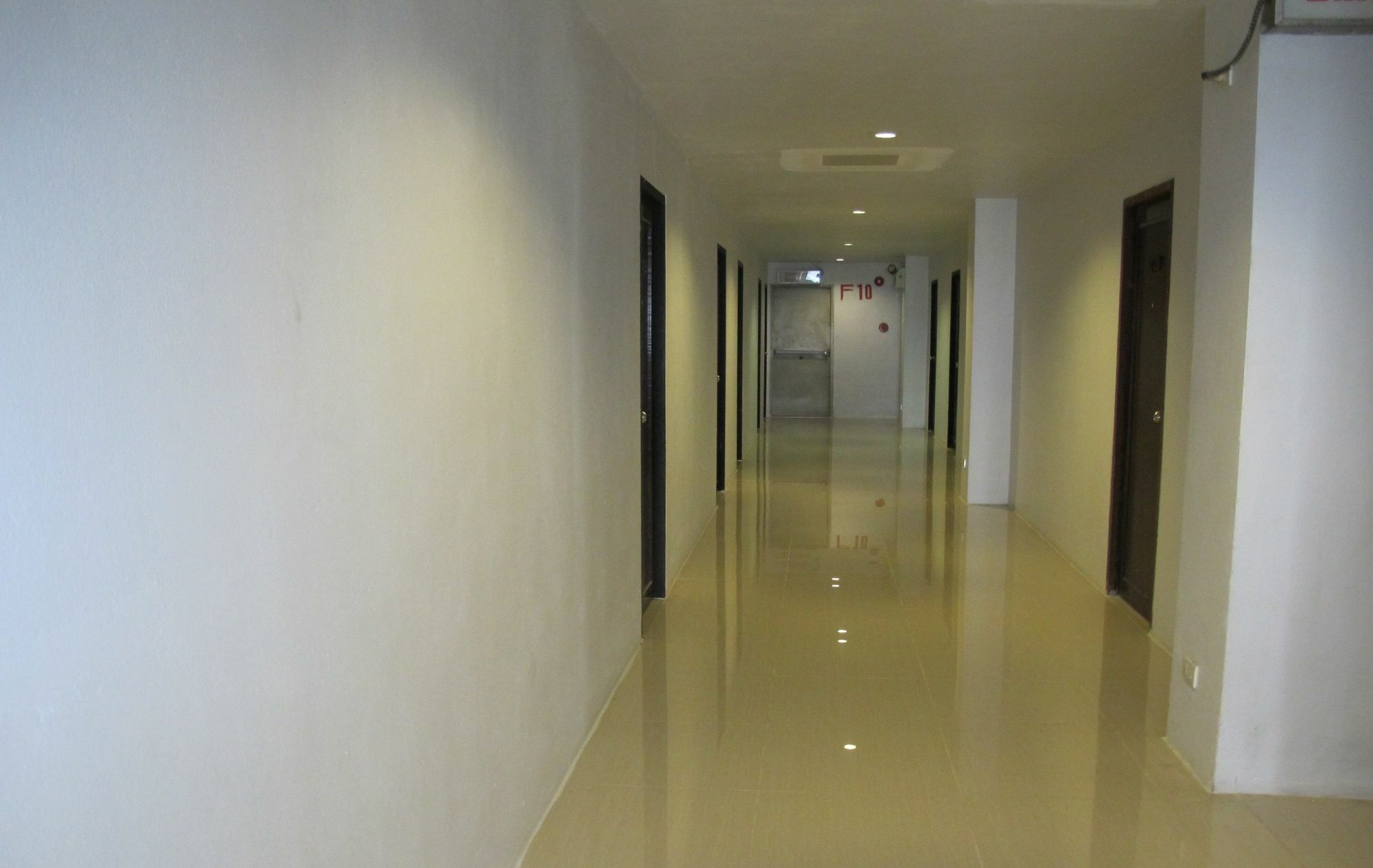 Tongpoon Hotel Бангкок Экстерьер фото